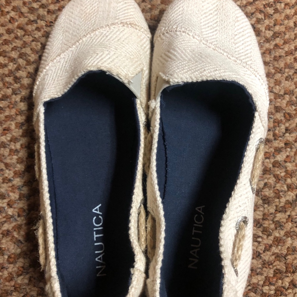 Sneakers - Picture 4 of 4